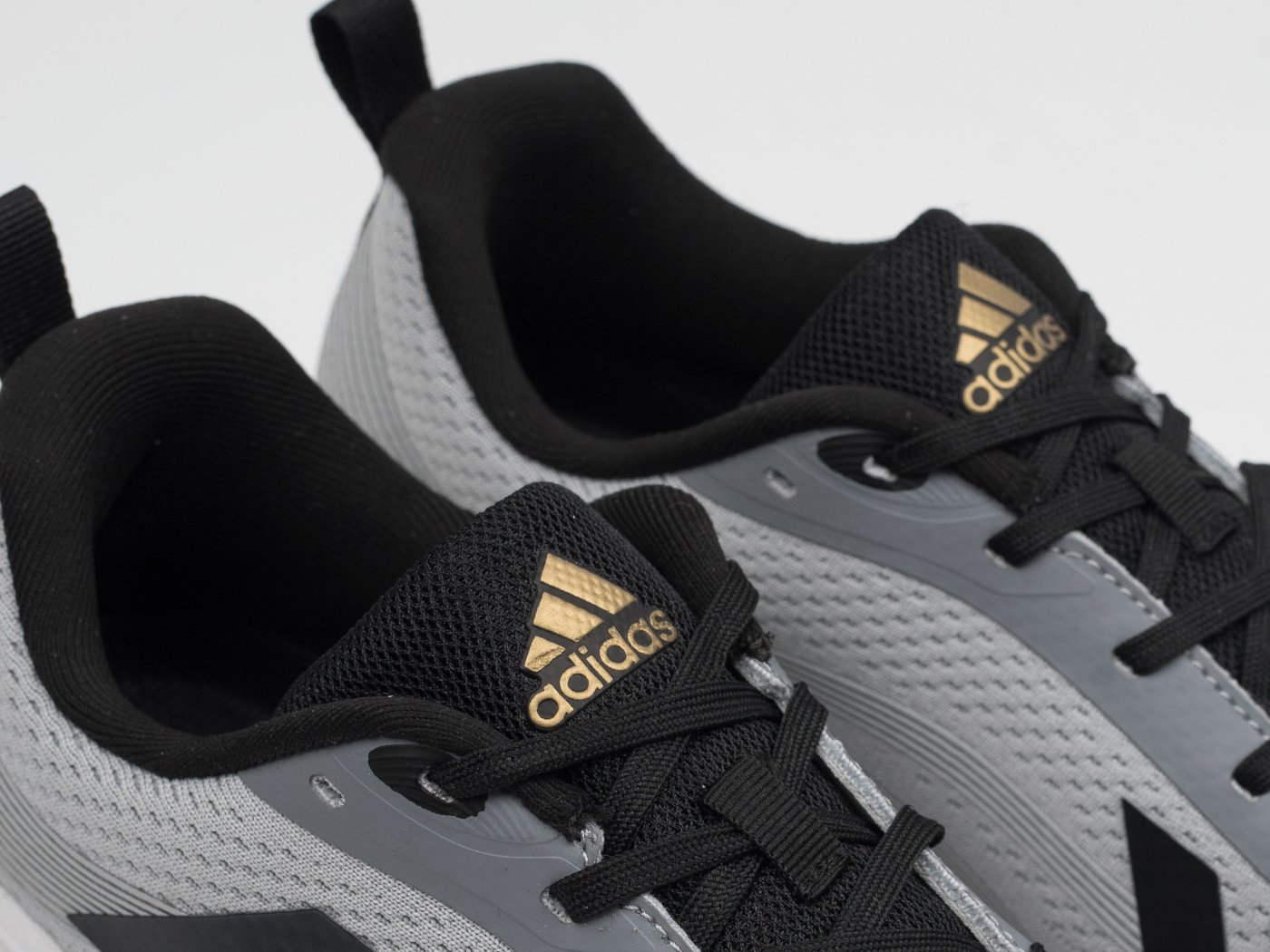 Кроссовки Adidas