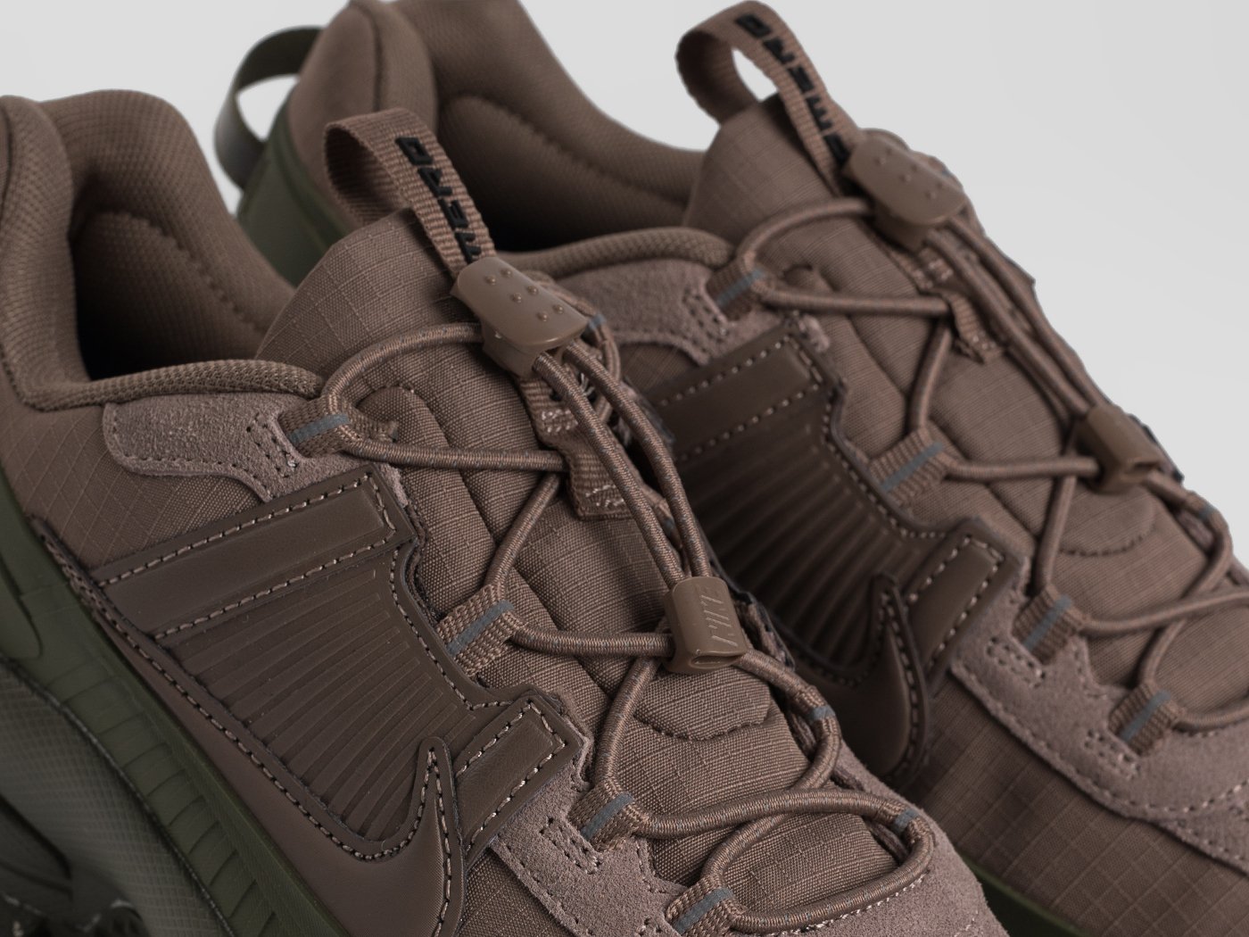 Кроссовки Nike Zoom Vomero 5 Roam