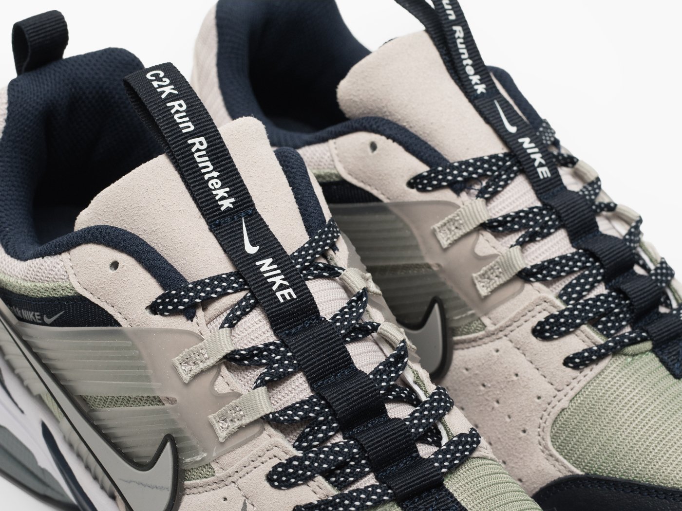 Кроссовки Nike V2K Run