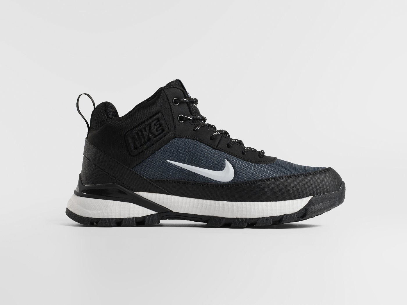 Зимние кроссовки Nike Rivah Mid