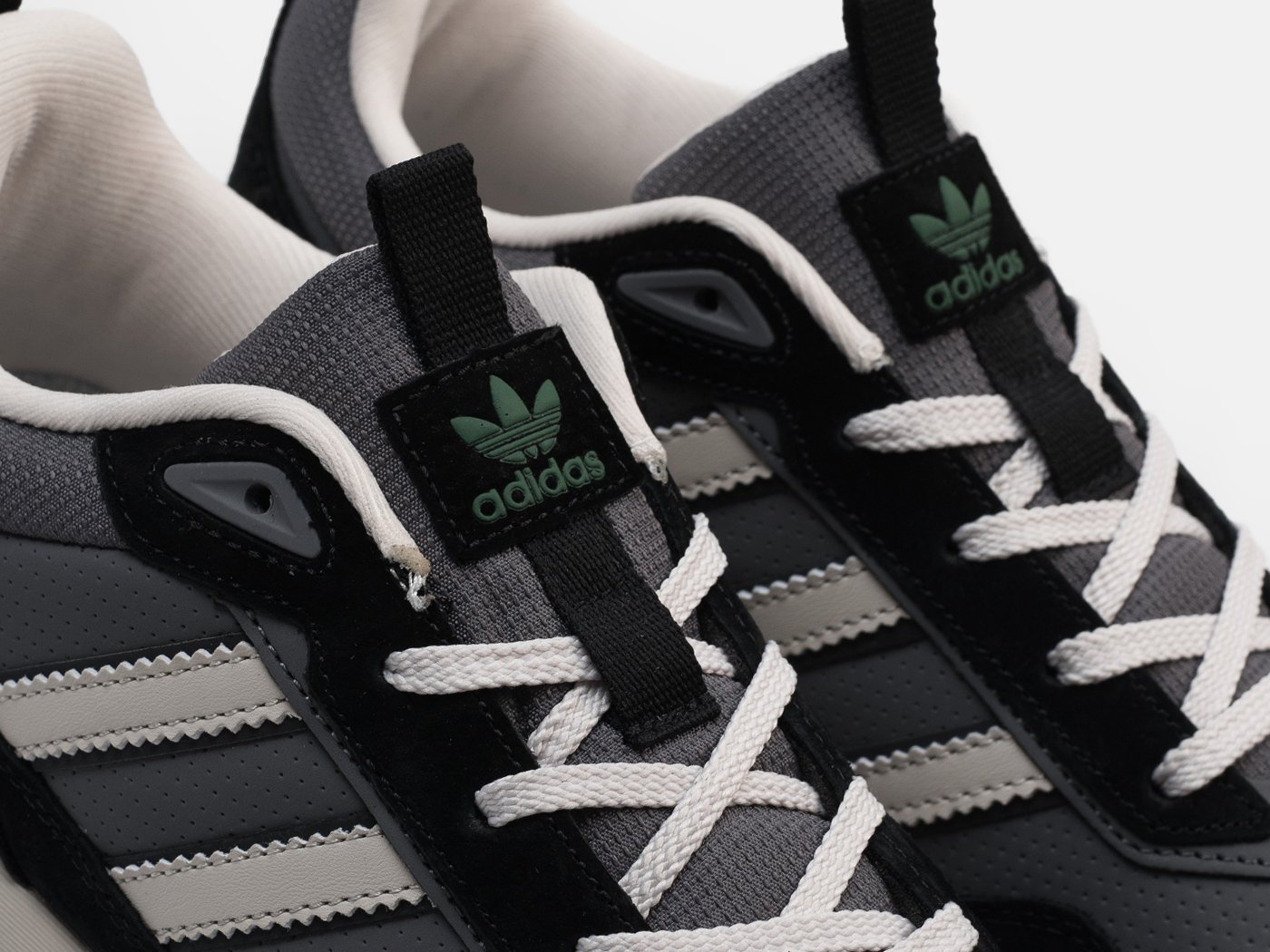 Кроссовки Adidas