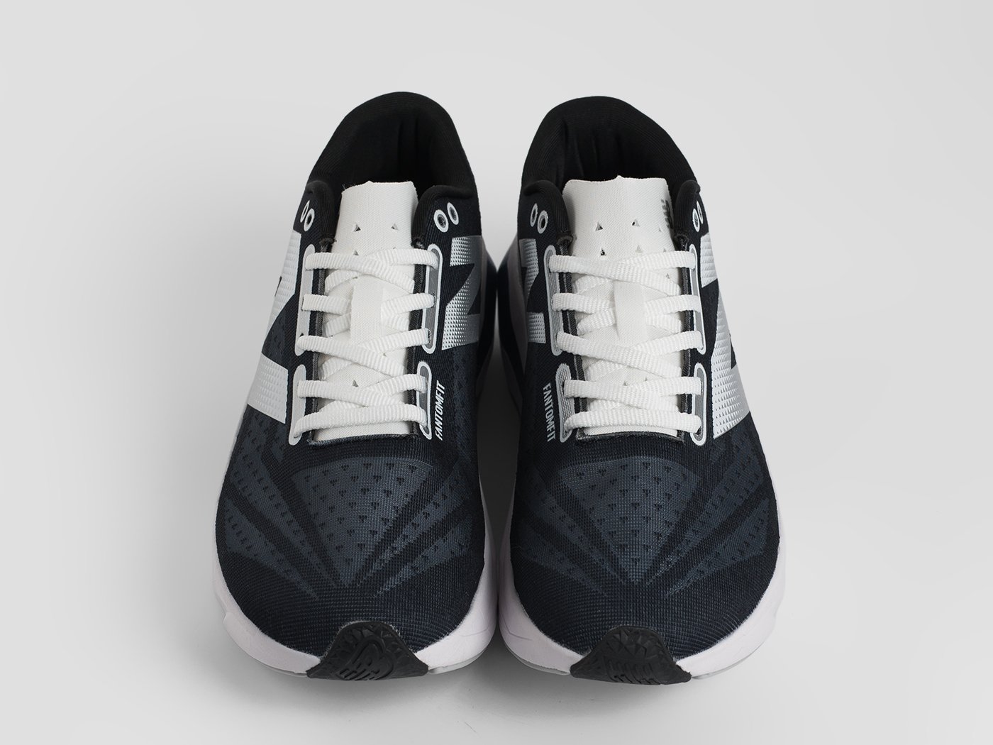Кроссовки New Balance FuelCell Rebel V4