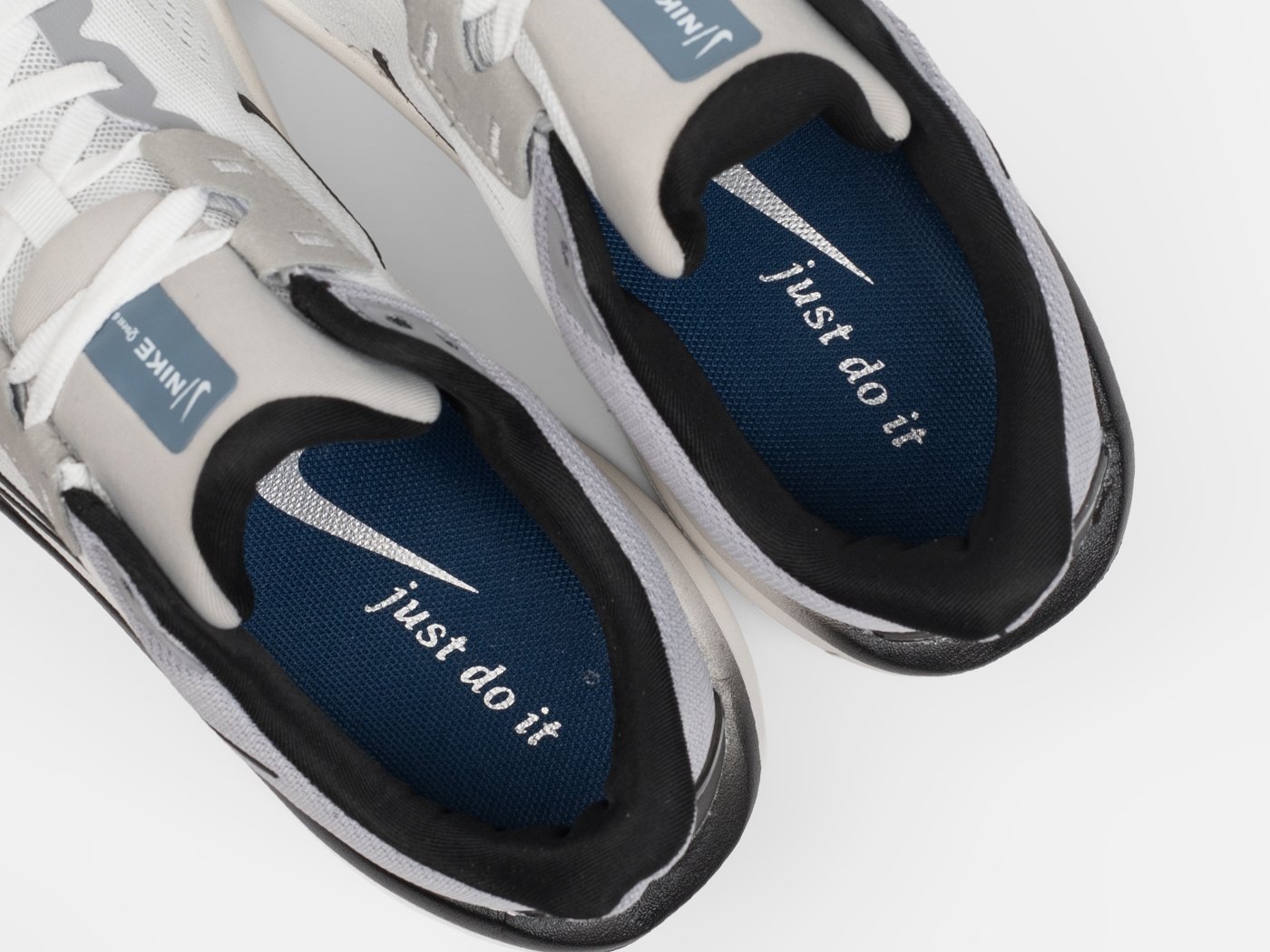 Кроссовки Nike