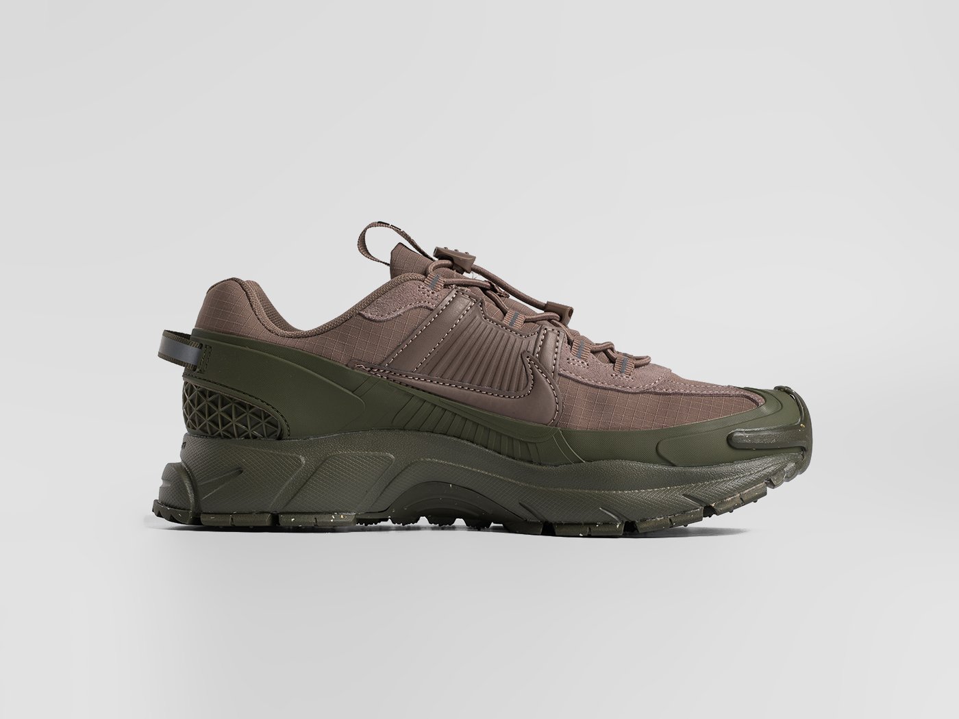 Кроссовки Nike Zoom Vomero 5 Roam