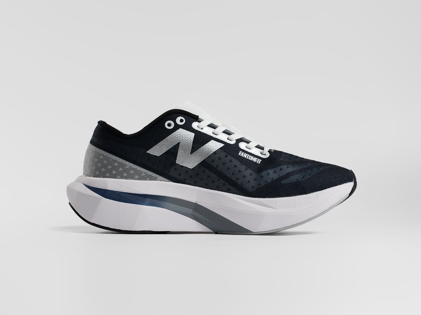 Кроссовки New Balance FuelCell Rebel V4