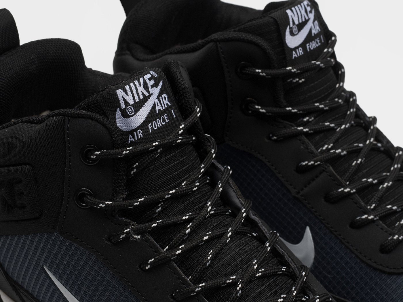 Зимние кроссовки Nike Rivah Mid