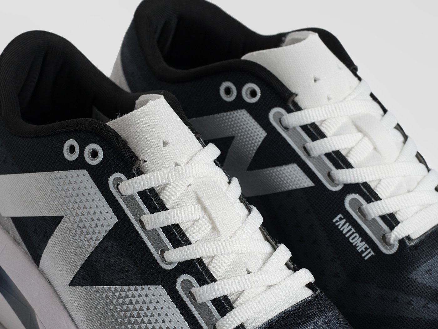 Кроссовки New Balance FuelCell Rebel V4