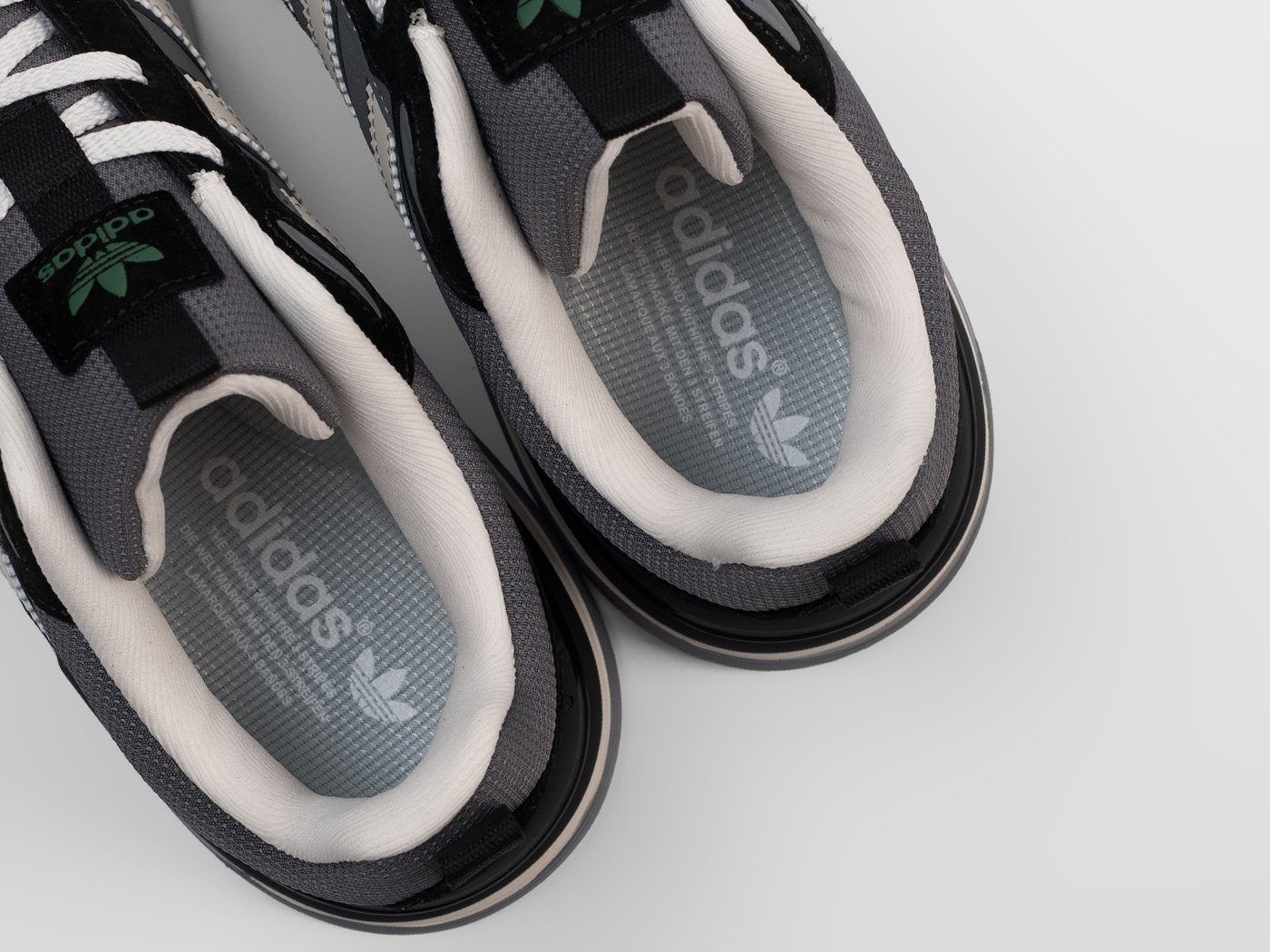 Кроссовки Adidas