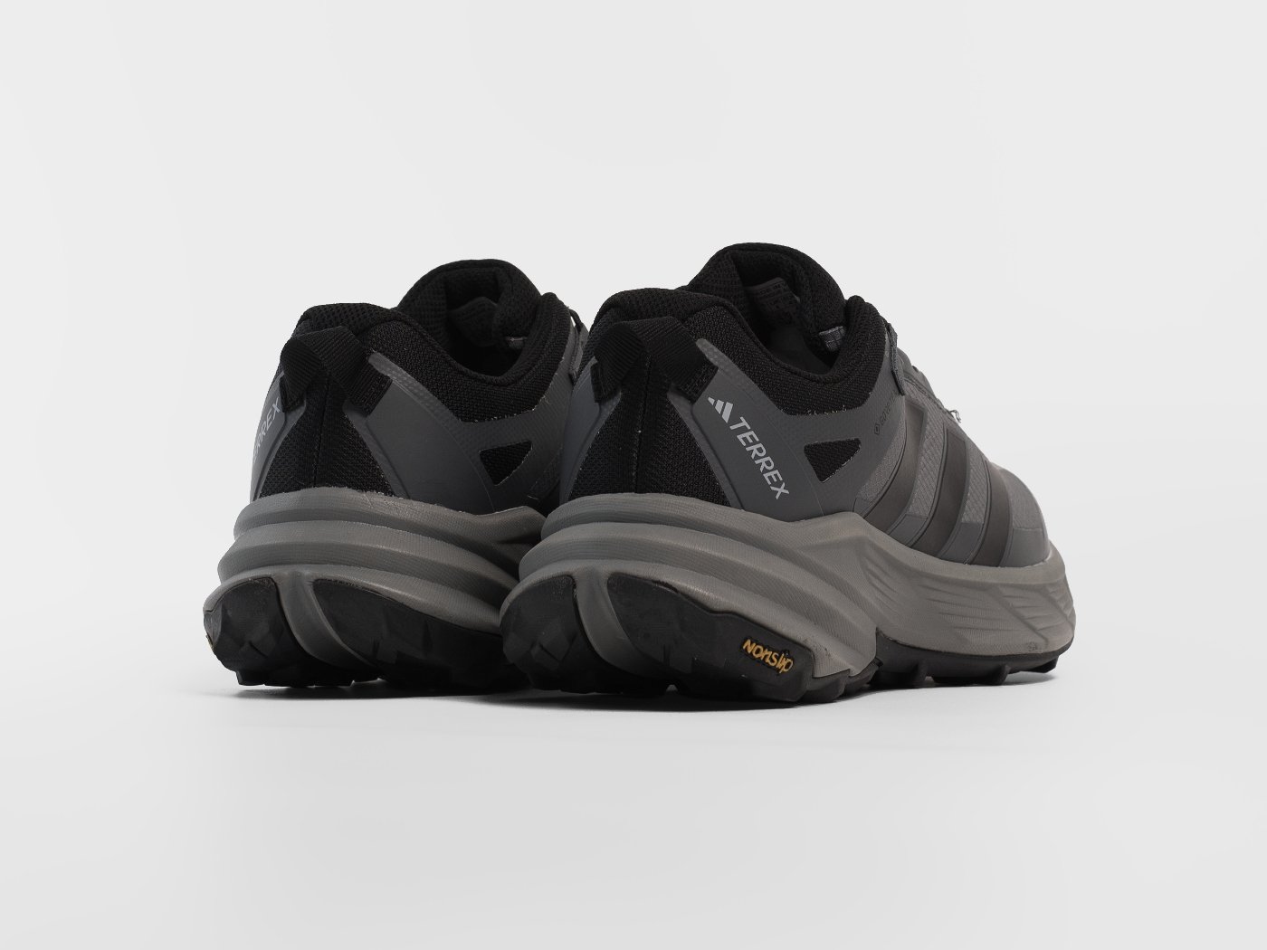 Кроссовки Adidas Terrex FREEHIKER 3