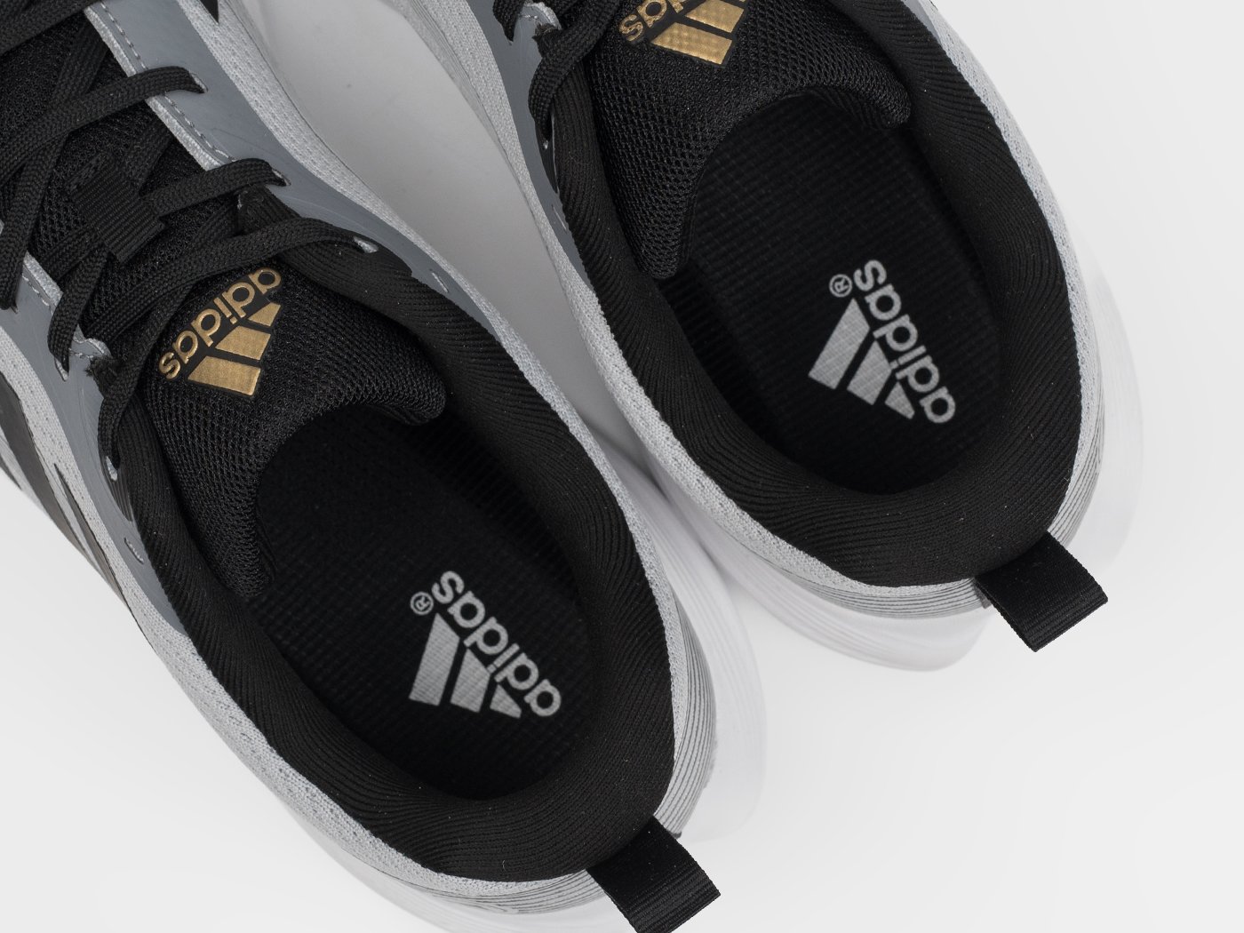 Кроссовки Adidas